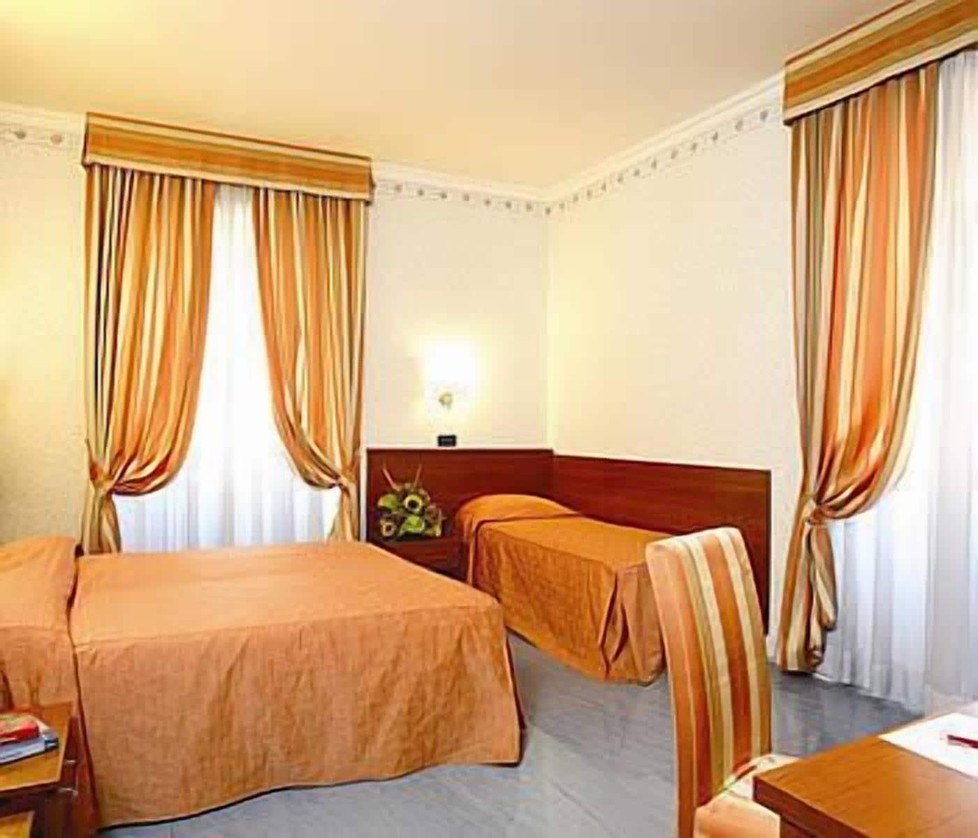 Hotel Dina Roma Exterior foto
