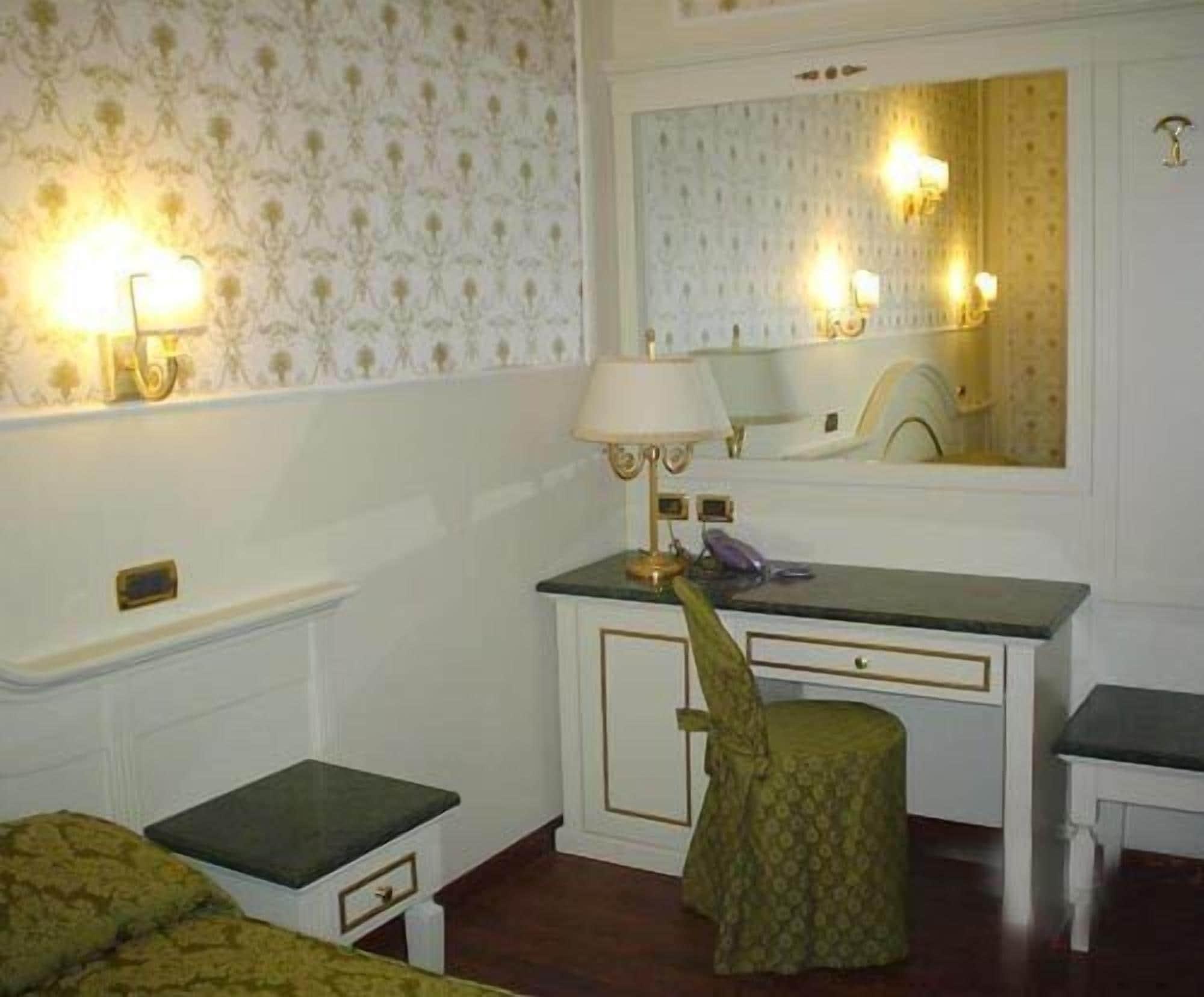 Hotel Dina Roma Exterior foto