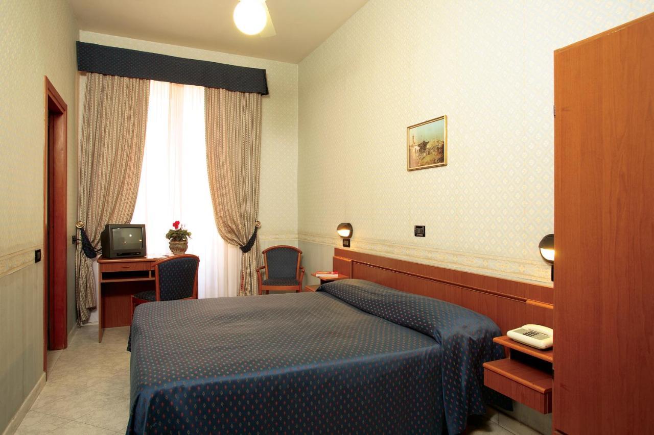 Hotel Dina Roma Exterior foto
